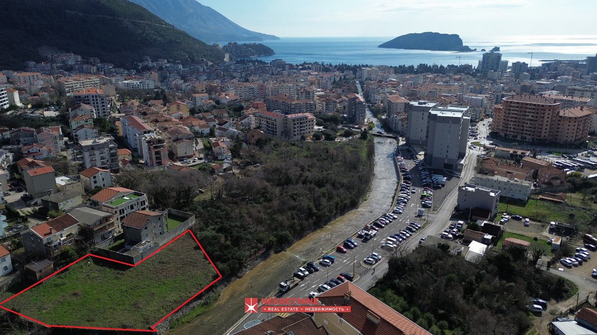 Budva’da Takas ile Kat Karşılığı İmarlı Arsa